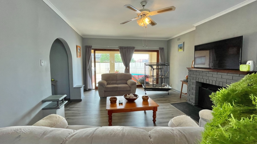 4 Bedroom Property for Sale in Dobson Western Cape